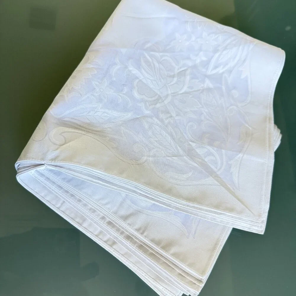Set of 10 white napkins Floral cotton polyester 17